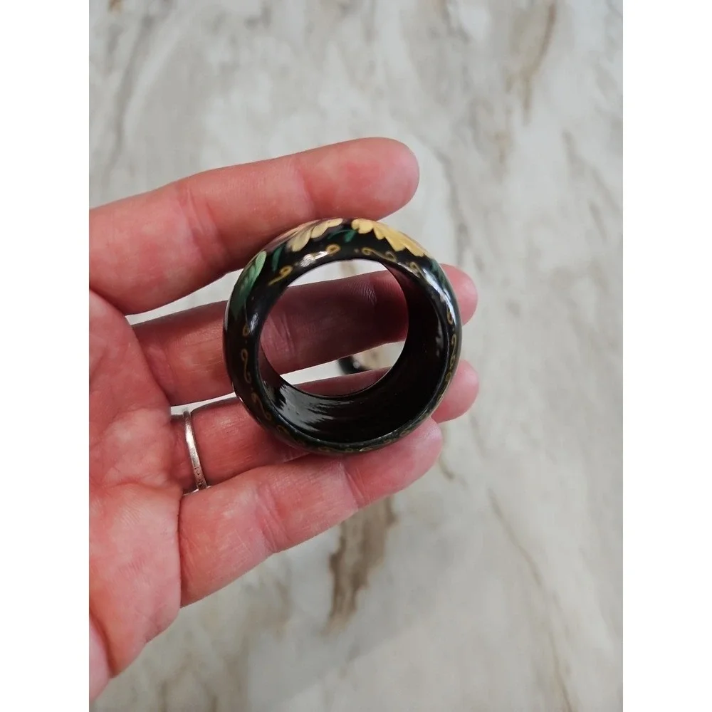 Vintage Floral HAND PAINTED Lacquered NAPKIN RINGS Set of 2